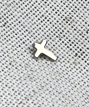 Labret Cross